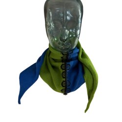 TREKANTSJAL i Huldra kamgarn