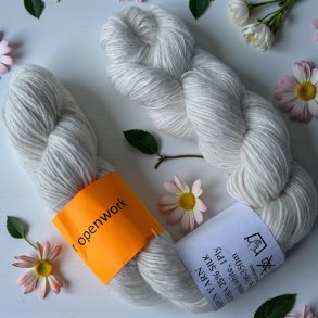 H�ndspunnet ANGORA MED SILKE fra Ukraina - Naturhvit