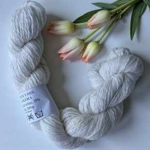 H�ndspunnet ANGORA fra Ukraina - Naturhvit