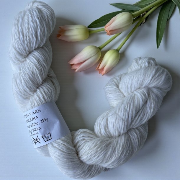 H�ndspunnet ANGORA fra Ukraina - Naturhvit